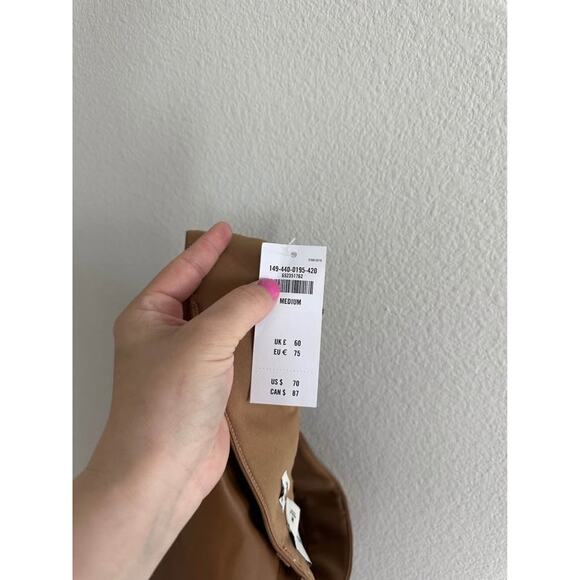 Abercrombie & Fitch Women’s Vegan Faux Leather High Waisted Shorts NWT Sz M - Picture 7 of 8